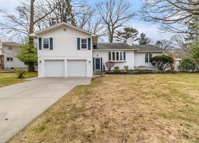 Property at 815 Plymouth Dr, North Muskegon, MI 49445, 3 beds, 2.5 baths