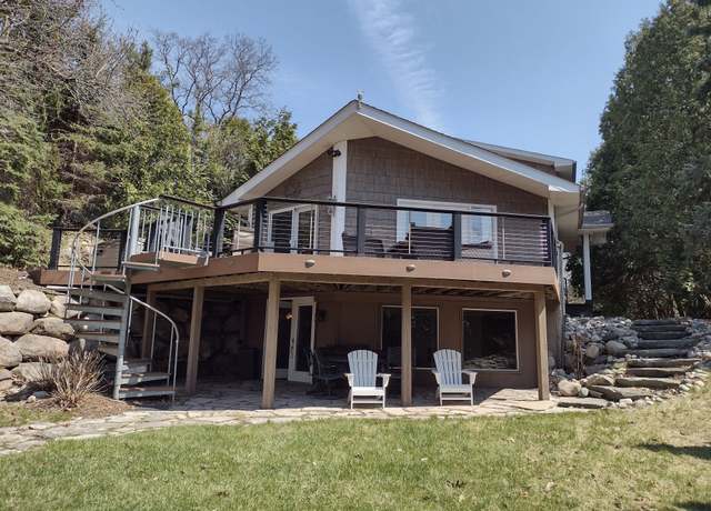 Property at 3489 Whitfield Dr, Waterford, MI 48329, 4 beds, 3 baths