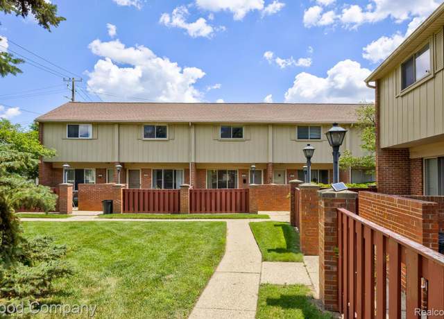 Property at 323 W Lincoln Ave, Royal Oak, MI 48067, 2 beds, 1.5 baths