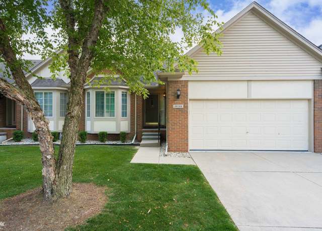 Property at 28164 Cottonwood Ct, Chesterfield, MI 48047, 2 beds, 2.5 baths