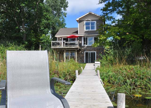 Property at 5050 Island Shore Dr, Pinckney, MI 48169, 3 beds, 2.5 baths