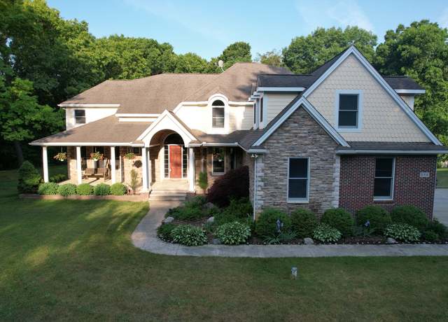 Property at 1091 N Kellogg Rd, Howell, MI 48843, 4 beds, 4.5 baths