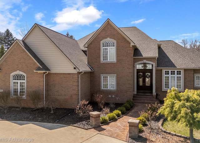 Property at 7300 Verona Dr, West Bloomfield, MI 48322, 6 beds, 6.5 baths