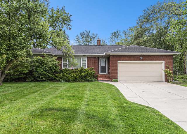 Property at 135 Barton Dr, Ann Arbor, MI 48105, 2 beds, 1.5 baths