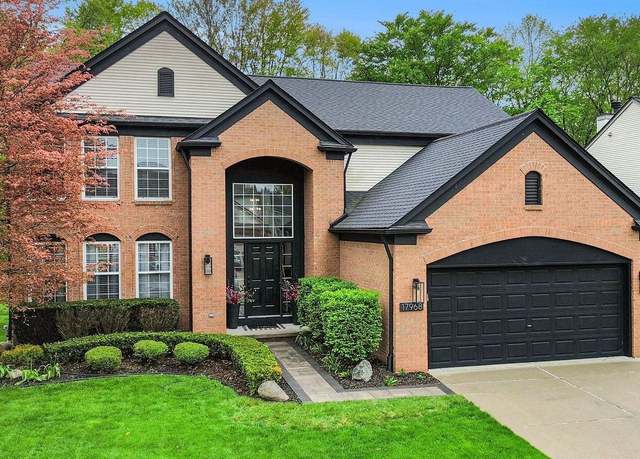 Property at 17968 Huron Dr, Macomb, MI 48042, 4 beds, 2.5 baths