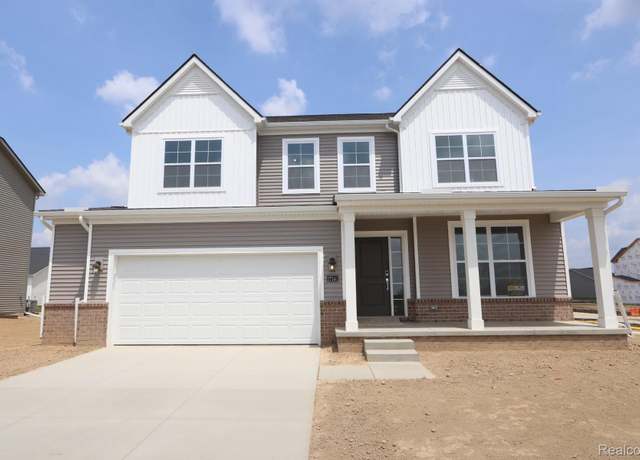 Property at 27141 Silo Dr, Saline, MI 48176, 4 beds, 2.5 baths