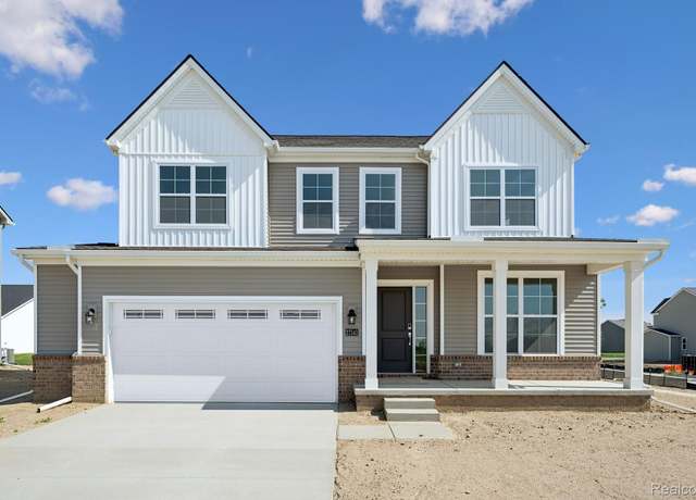 Property at 27141 Silo Dr, Saline, MI 48176, 4 beds, 2.5 baths