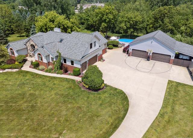 Property at 2365 Chilson Meadows Ln, Howell, MI 48843, 5 beds, 4.5 baths
