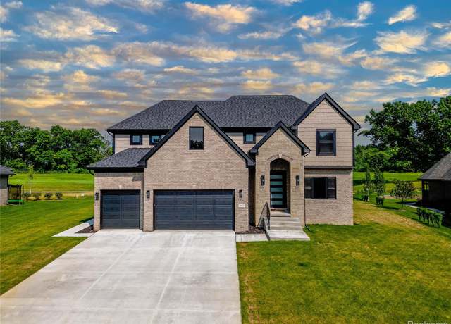Property at 1667 Royal Birkdale Dr, Oxford, MI 48371, 4 beds, 2.5 baths