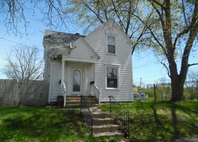 Property at 815 1st St, Jackson, MI 49203, 4 beds, 2 baths
