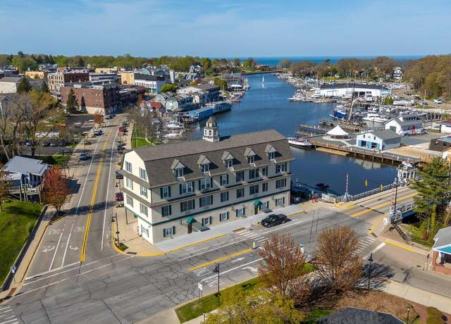 Property at 532 Dyckman Ave Unit B1A, South Haven, MI 49090, 3 beds, 2 baths