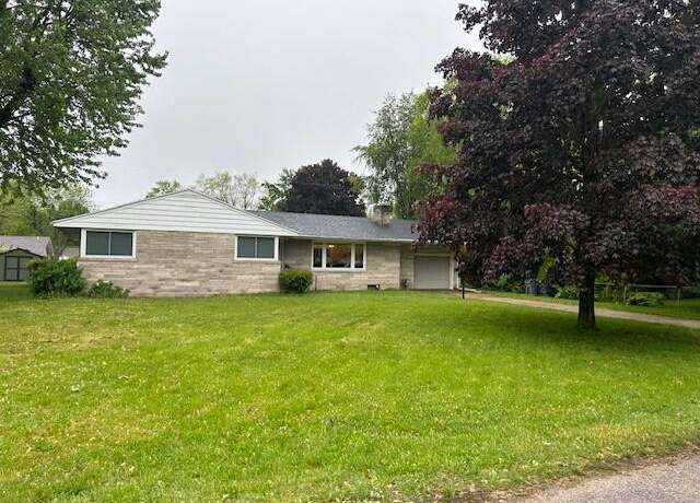 Property at 538 Monterey Dr, Benton Harbor, MI 49022, 3 beds, 1.5 baths