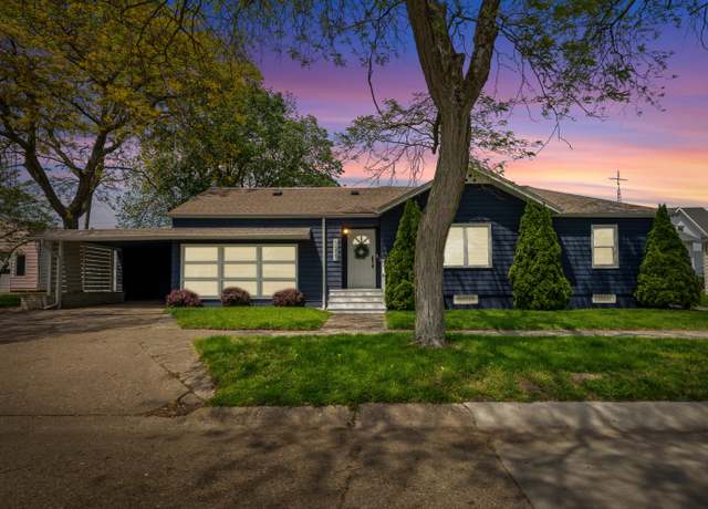 Property at 1223 Mohawk Ln, St Joseph, MI 49085, 3 beds, 1 bath
