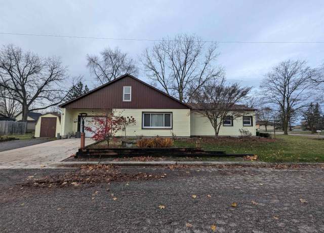 Property at 201 S Court St, Standish, MI 48658, 5 beds, 1.5 baths