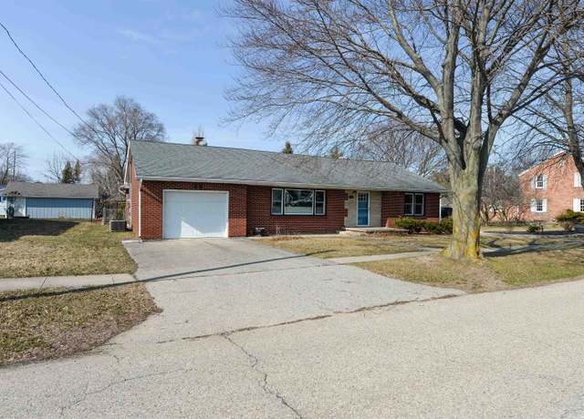 Property at 603 E Bay St, East Tawas, MI 48730, 2 beds, 2.5 baths