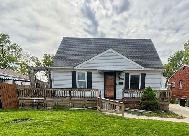 Property at 26223 Chippendale St, Roseville, MI 48066, 3 beds, 3 baths