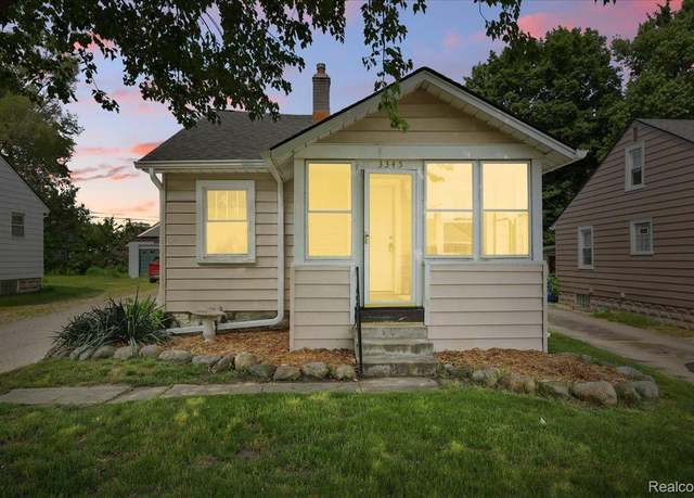 Property at 3345 Curwood St, Bloomfield Hills, MI 48329, 3 beds, 1 bath
