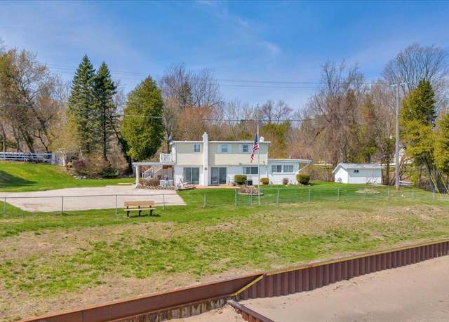 Property at 7226 Lakeview Dr, Lexington, MI 48450, 5 beds, 4.5 baths