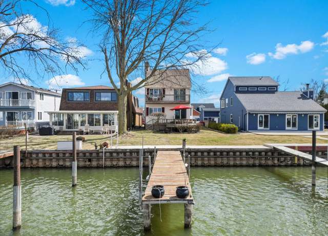 Property at 29819 Riverside Bay Ct, Harrison Township, MI 48045, 3 beds, 2 baths