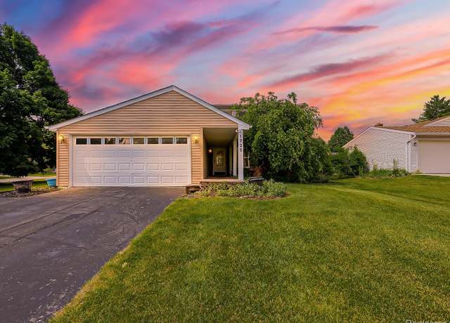Property at 1725 Windingway Dr, Wixom, MI 48393, 4 beds, 2.5 baths