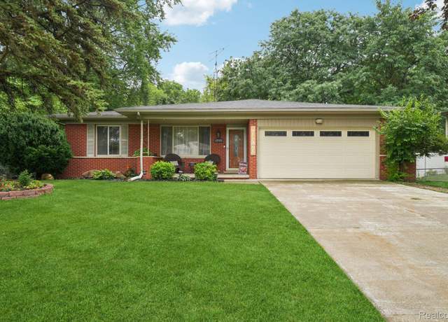 Property at 1348 Norfolk Ave, Grand Blanc, MI 48439, 3 beds, 2 baths