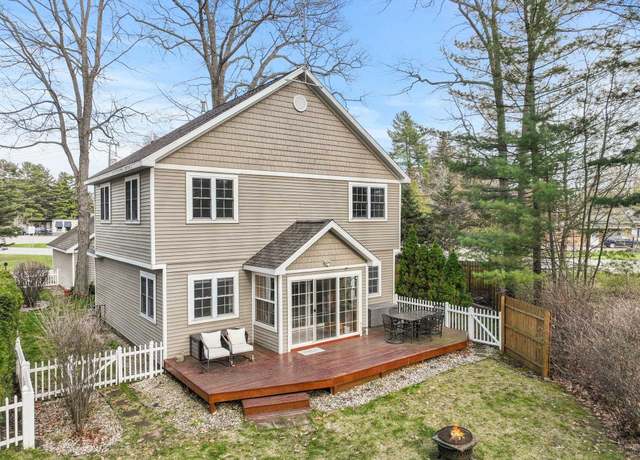 Property at 5945 E M-55, Cadillac, MI 49601, 4 beds, 3 baths