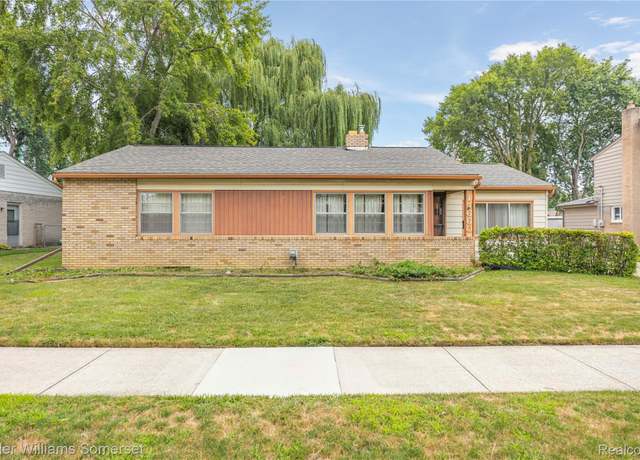 Property at 14660 Labelle St, Oak Park, MI 48237, 2 beds, 1.5 baths