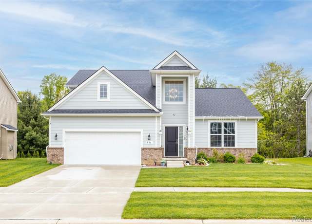 Property at 132 Copper Ridge Ct, Walled Lake, MI 48390, 3 beds, 2.5 baths