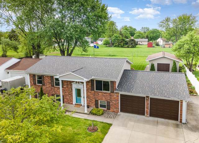 Property at 3024 Coventry Dr, Bay City, MI 48706, 4 beds, 2 baths
