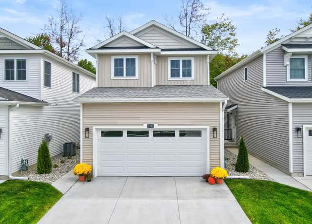 Property at 7236 Atwater Dr, Norton Shores, MI 49456, 3 beds, 2.5 baths