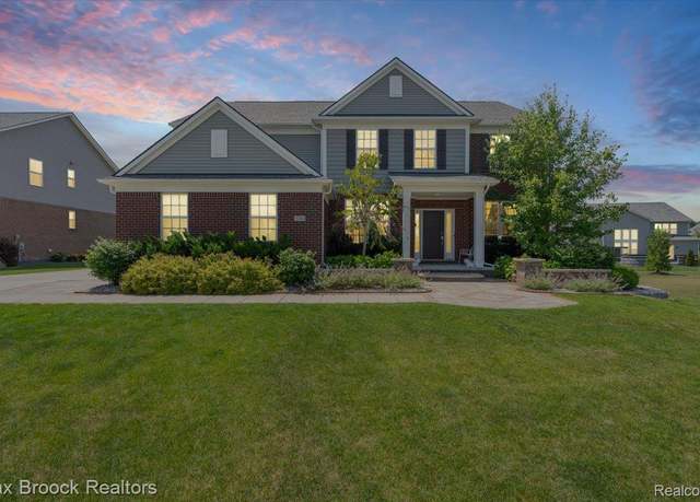 Property at 1043 Kendall Ct, Lake Orion, MI 48360, 5 beds, 4 baths