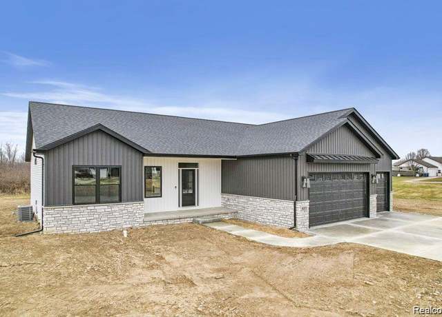 Property at 2214 Mapleview Ct, Davison, MI 48423, 3 beds, 2 baths
