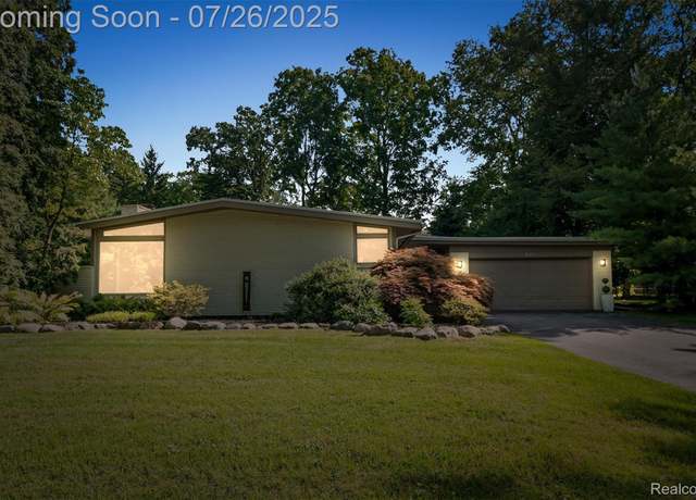 Property at 921 Arden Ln, Birmingham, MI 48009, 4 beds, 2 baths