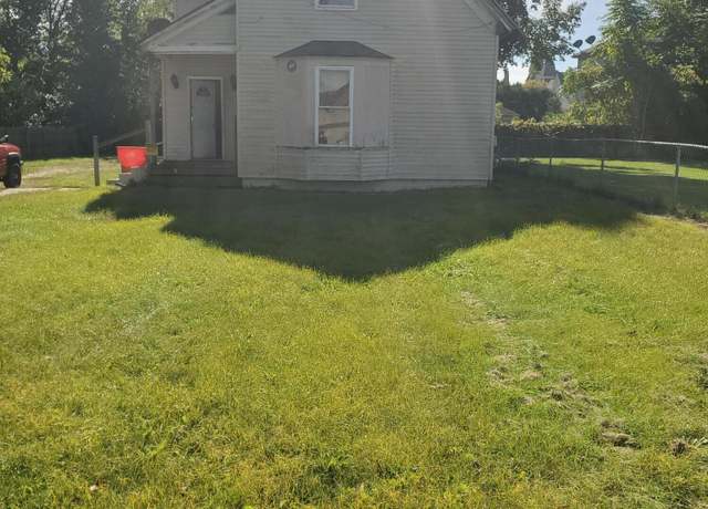 Property at 416 E Britian Ave, Benton Harbor, MI 49022, 5 beds, 2 baths