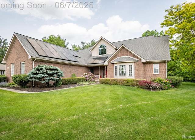 Property at 6327 Sequoia Dr, Ypsilanti, MI 48197, 3 beds, 2.5 baths