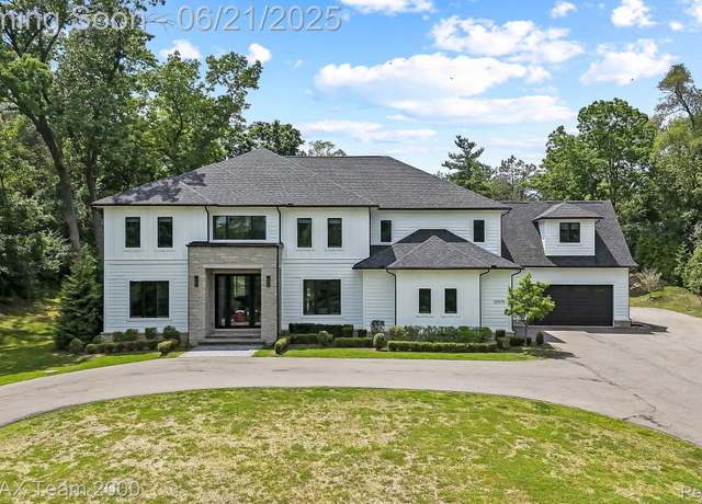 Property at 32575 Romsey Rd, Franklin, MI 48025, 5 beds, 5.5 baths