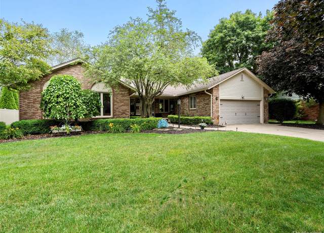 Property at 8999 Shelby Woods Dr, Shelby Twp, MI 48317, 3 beds, 2.5 baths