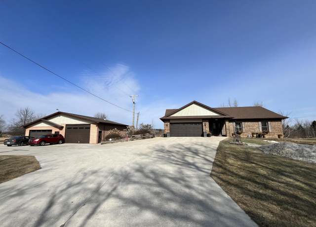 Property at 7433 E Maple Ave, Grand Blanc, MI 48439, 3 beds, 3 baths