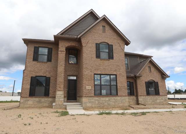 Property at 11997 Moore Ln, Washington Township, MI 48094, 4 beds, 2.5 baths