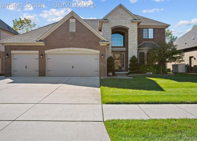 Property at 52281 Tacoma Narrows Dr, Macomb, MI 48042, 4 beds, 3 baths