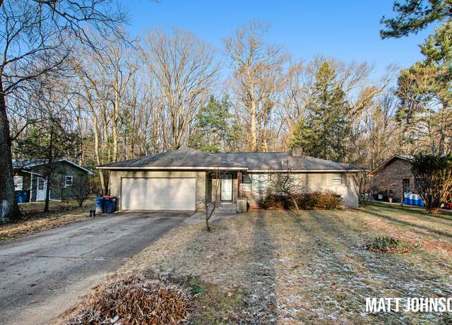 Property at 3789 Wickham Dr, Norton Shores, MI 49441, 3 beds, 1 bath