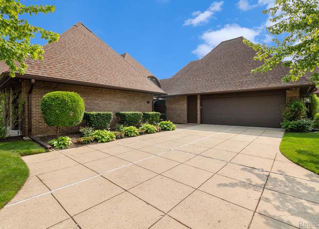 Property at 9095 S Saginaw Rd #10, Grand Blanc, MI 48439, 3 beds, 3 baths