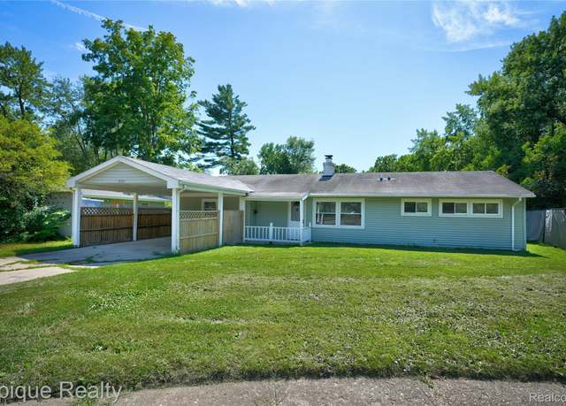 Property at 1935 Carmanbrook Pkwy, Flint, MI 48507, 5 beds, 1.5 baths