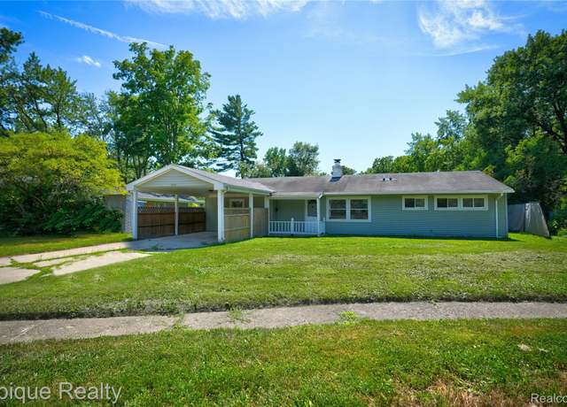 Property at 1935 Carmanbrook Pkwy, Flint, MI 48507, 5 beds, 1.5 baths
