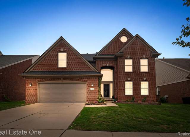 Property at 29443 Trailwood Trailwood Dr, Warren, MI 48092, 4 beds, 3.5 baths
