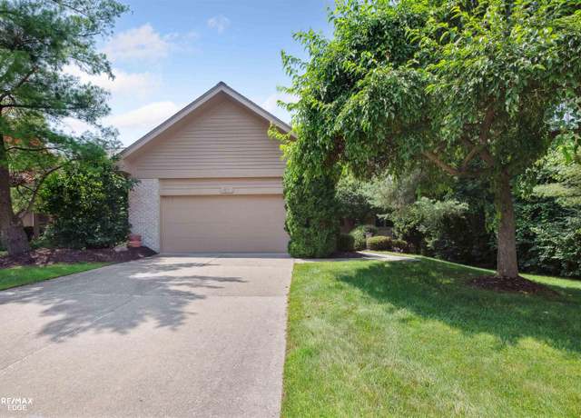 Property at 8078 Hawkcrest Dr, Grand Blanc, MI 48439, 3 beds, 3 baths