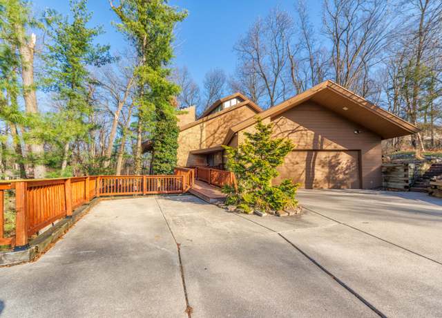 Property at 5224 Stonehenge Dr, Portage, MI 49024, 5 beds, 4.5 baths