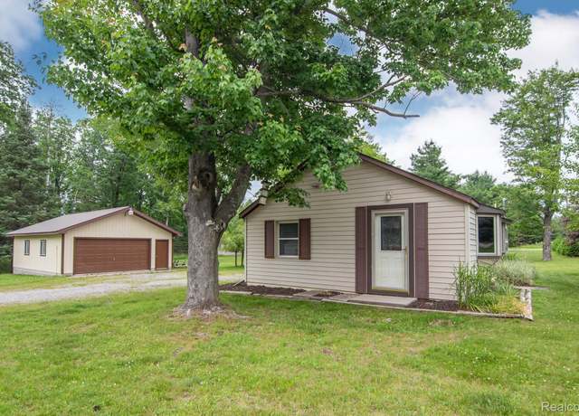 Property at 2433 E Fox Rd, Lincoln, MI 48742, 2 beds, 1.5 baths