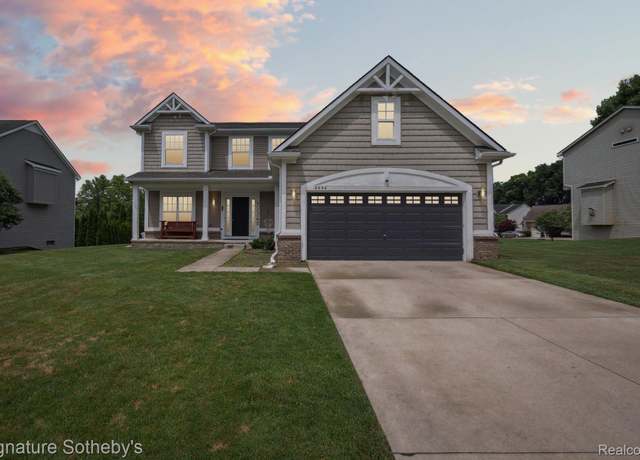 Property at 8926 El Dorado Dr N, White Lake, MI 48386, 4 beds, 2.5 baths