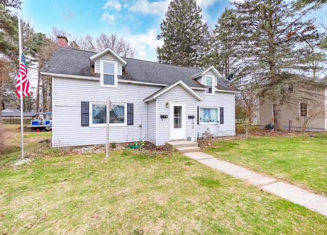 Property at 311 E Elliott St, Whitehall, MI 49461, 4 beds, 4 baths